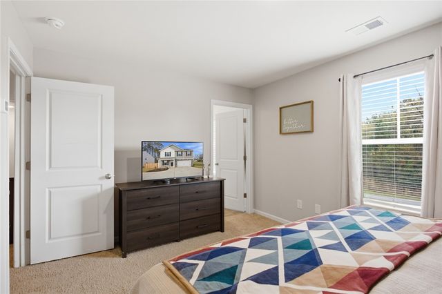 1055 S Depot Street, Seneca, SC 29678