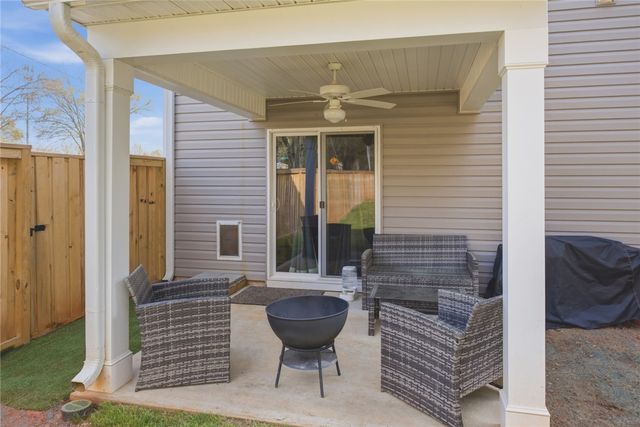 1055 S Depot Street, Seneca, SC 29678