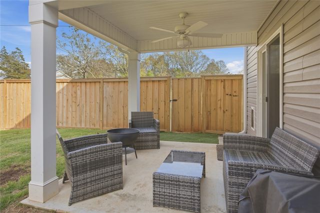 1055 S Depot Street, Seneca, SC 29678