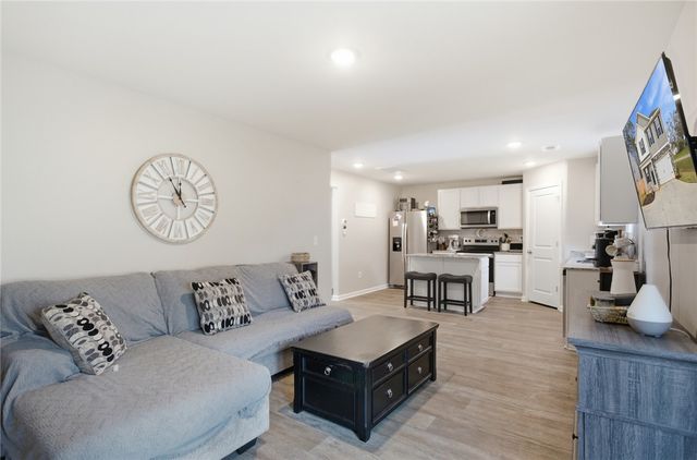 1055 S Depot Street, Seneca, SC 29678