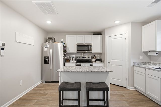 1055 S Depot Street, Seneca, SC 29678