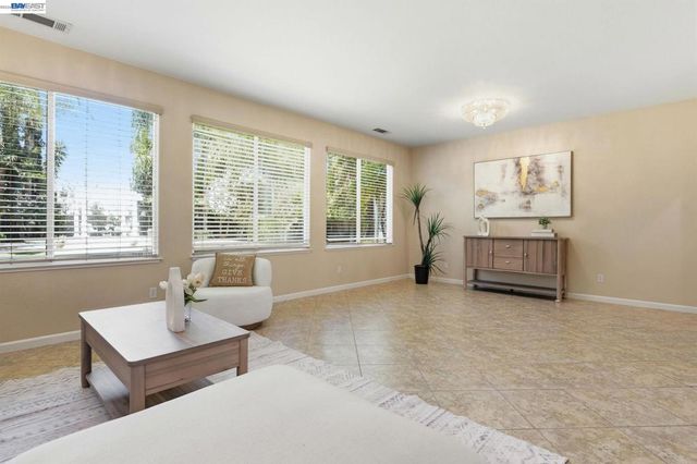 2631 Amatchi Ct, Tracy, CA 95304