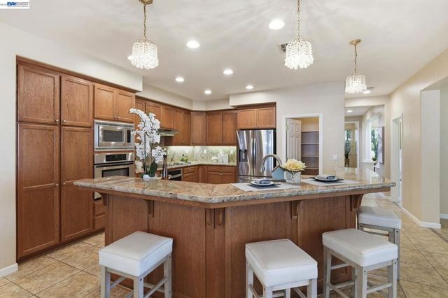 2631 Amatchi Ct, Tracy, CA 95304