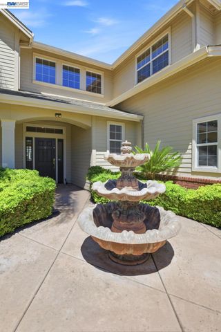 2631 Amatchi Ct, Tracy, CA 95304