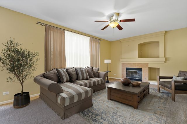 13817 Meadow Lane, Plainfield, IL 60544