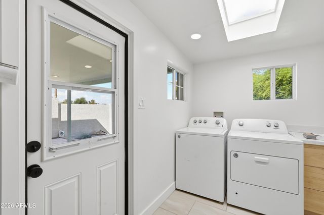1 N COTTONWOOD Drive, Gilbert, AZ 85234