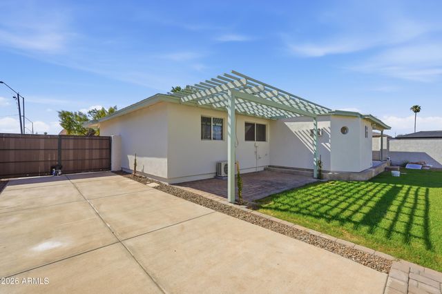 1 N COTTONWOOD Drive, Gilbert, AZ 85234