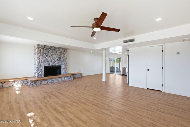 1 N COTTONWOOD Drive, Gilbert, AZ 85234
