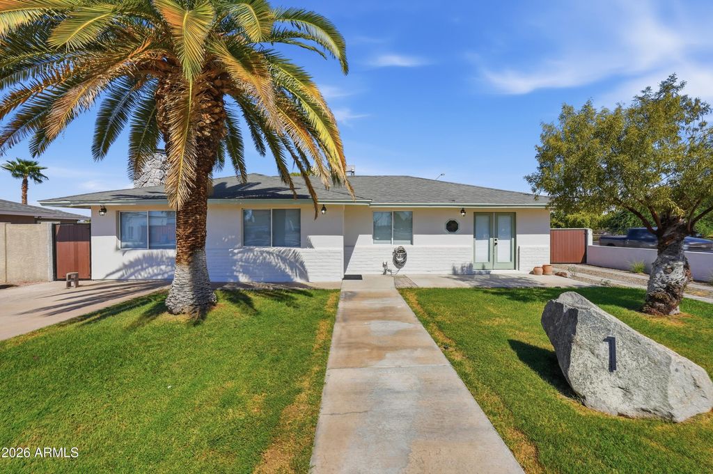 1 N COTTONWOOD Drive, Gilbert, AZ 85234