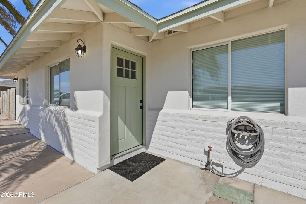 1 N COTTONWOOD Drive, Gilbert, AZ 85234 — photo 3