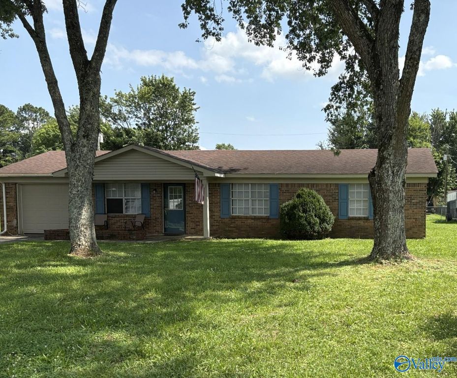 21045 Myrtlewood Drive, Athens, AL 35614