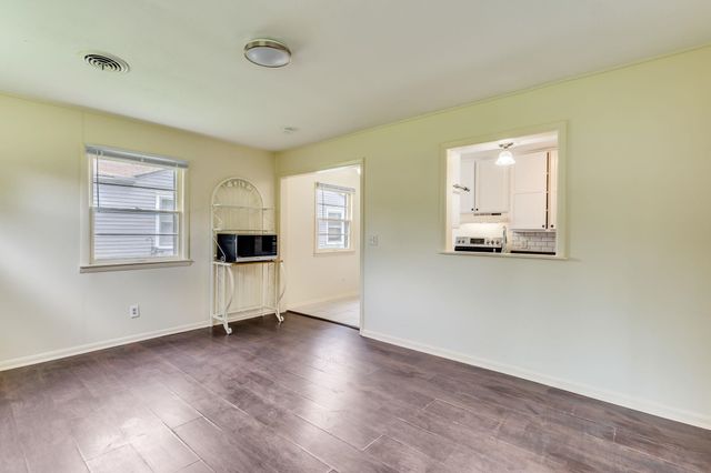 1737 Drollinger St, Wichita, KS 67218