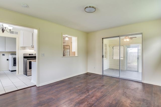 1737 Drollinger St, Wichita, KS 67218