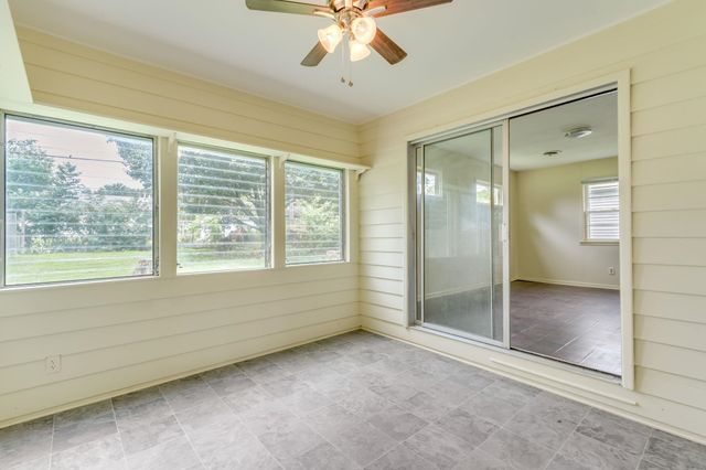 1737 Drollinger St, Wichita, KS 67218