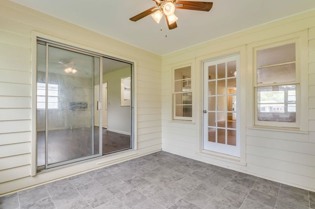 1737 Drollinger St, Wichita, KS 67218