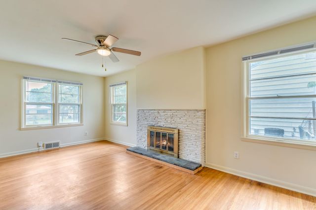 1737 Drollinger St, Wichita, KS 67218