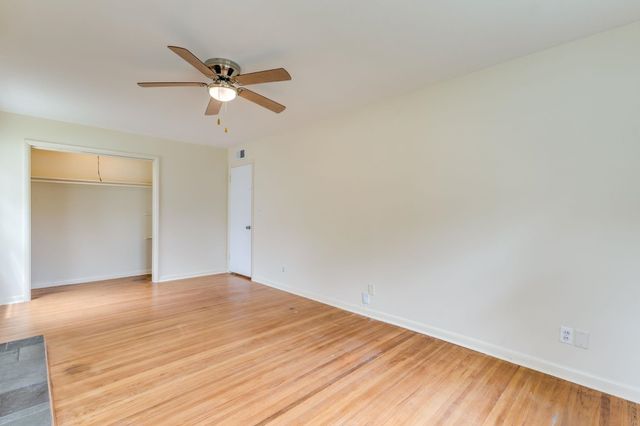 1737 Drollinger St, Wichita, KS 67218