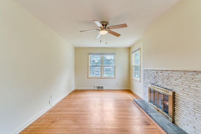 1737 Drollinger St, Wichita, KS 67218