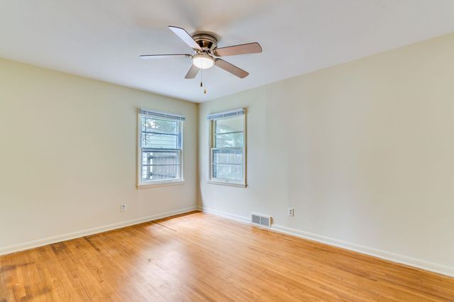 1737 Drollinger St, Wichita, KS 67218