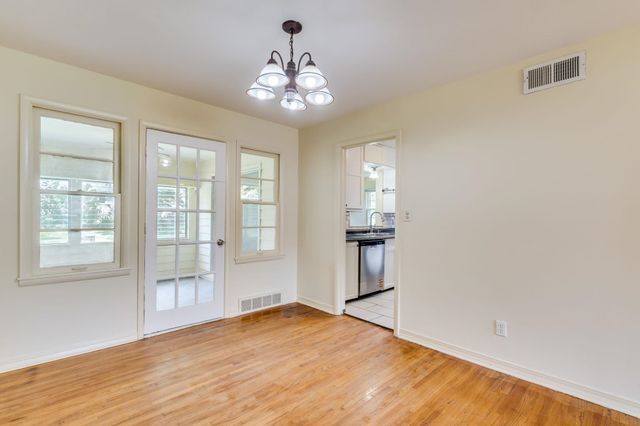 1737 Drollinger St, Wichita, KS 67218