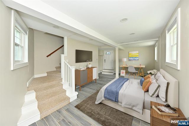 221 Lakeview Drive, Ridgewood, NJ 07450