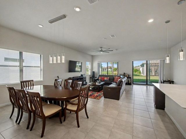 623 SE Villandry Way, Port St. Lucie, Port St Lucie, FL 34984