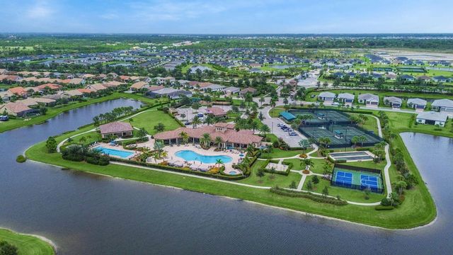 623 SE Villandry Way, Port St. Lucie, Port St Lucie, FL 34984