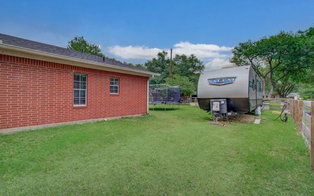 9501 Gene Street, Needville, TX 77461