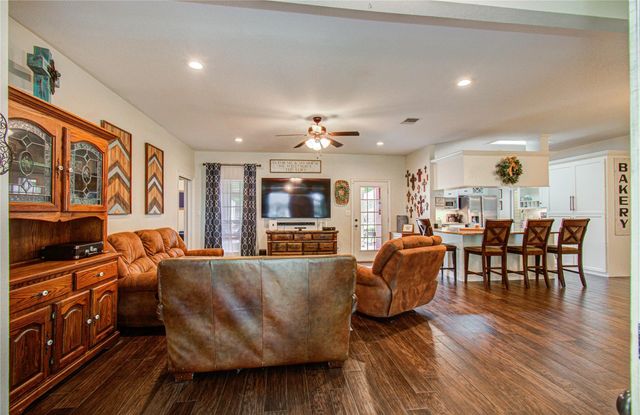 9501 Gene Street, Needville, TX 77461