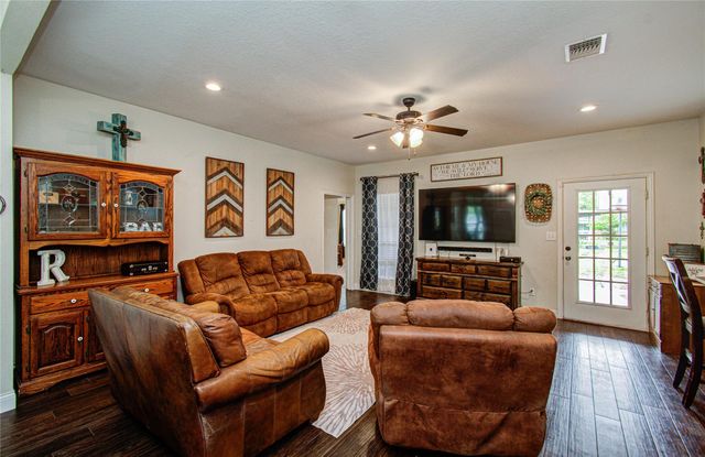 9501 Gene Street, Needville, TX 77461