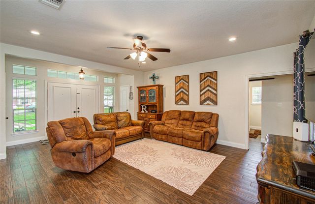 9501 Gene Street, Needville, TX 77461