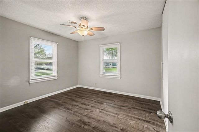 608 NE 67th Street, Gladstone, MO 64118