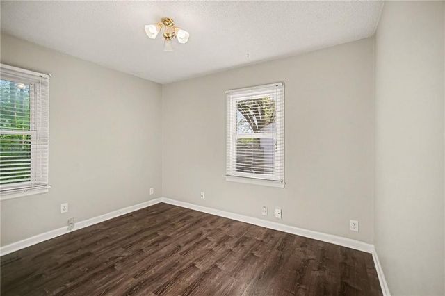 608 NE 67th Street, Gladstone, MO 64118