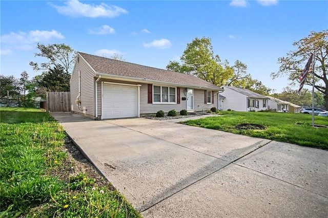 608 NE 67th Street, Gladstone, MO 64118