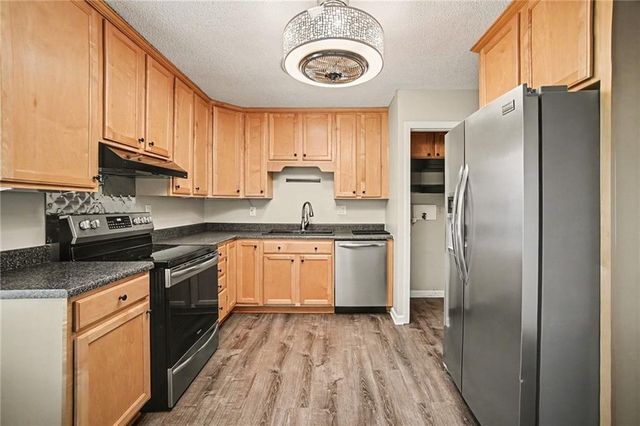 608 NE 67th Street, Gladstone, MO 64118