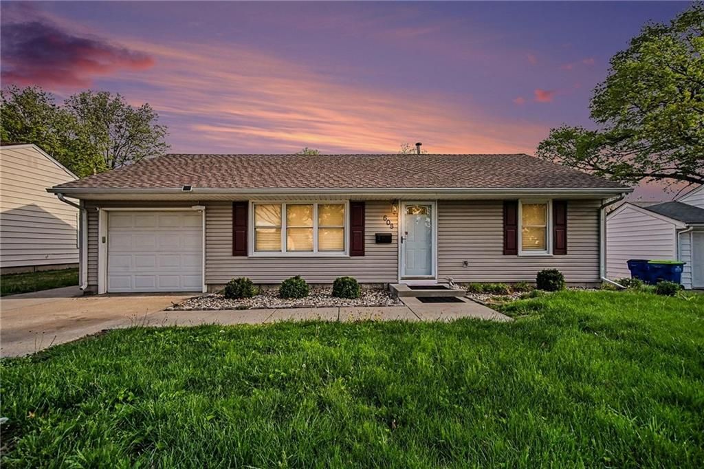 608 NE 67th Street, Gladstone, MO 64118