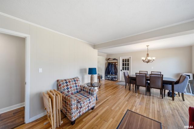 5702 N BILTMORE Avenue, Peoria, IL 61614