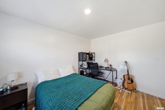 5702 N BILTMORE Avenue, Peoria, IL 61614