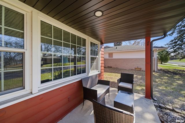 5702 N BILTMORE Avenue, Peoria, IL 61614