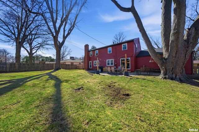 5702 N BILTMORE Avenue, Peoria, IL 61614