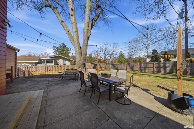 5702 N BILTMORE Avenue, Peoria, IL 61614