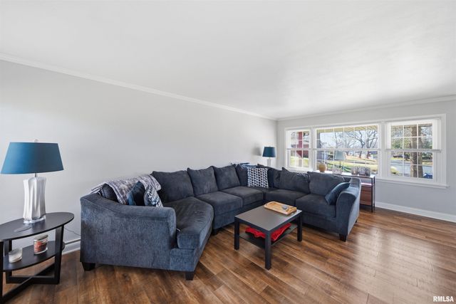 5702 N BILTMORE Avenue, Peoria, IL 61614