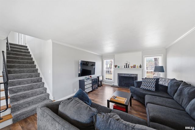 5702 N BILTMORE Avenue, Peoria, IL 61614