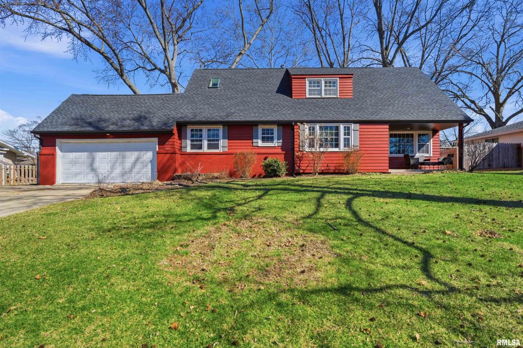 5702 N BILTMORE Avenue, Peoria, IL 61614