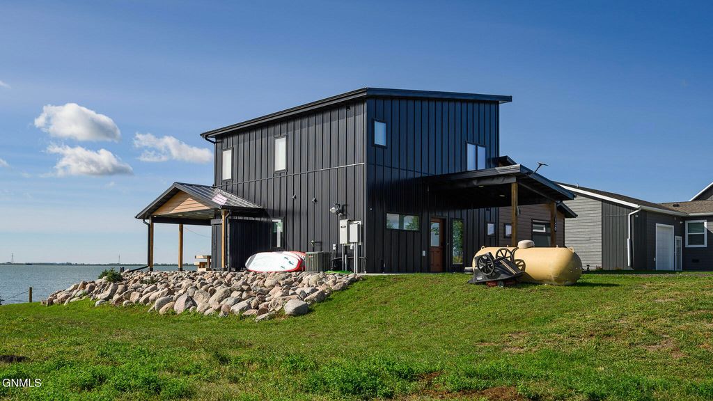 150 Prairie Sands Drive, Dawson, ND 58428 photo 4