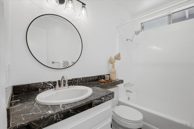 6783 Robbins Way, San Diego, CA 92122