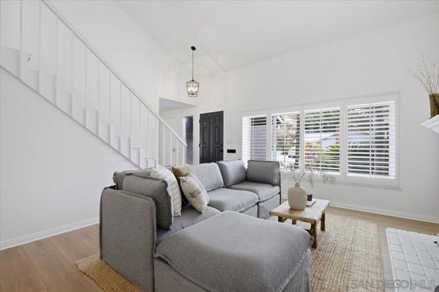 6783 Robbins Way, San Diego, CA 92122