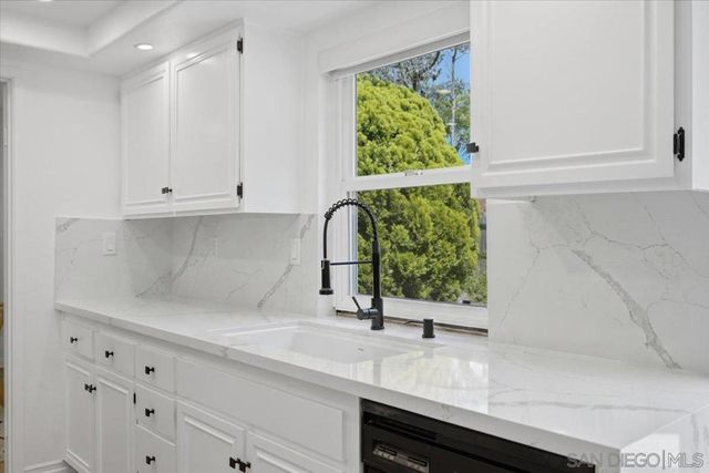 6783 Robbins Way, San Diego, CA 92122
