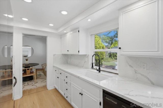 6783 Robbins Way, San Diego, CA 92122