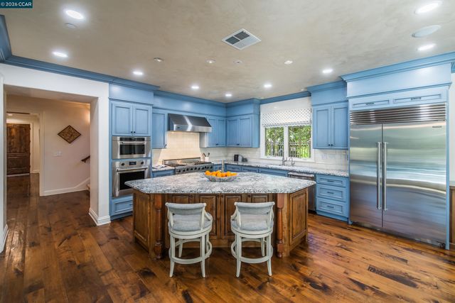 53 Hidden Oaks Dr., Lafayette, CA 94549